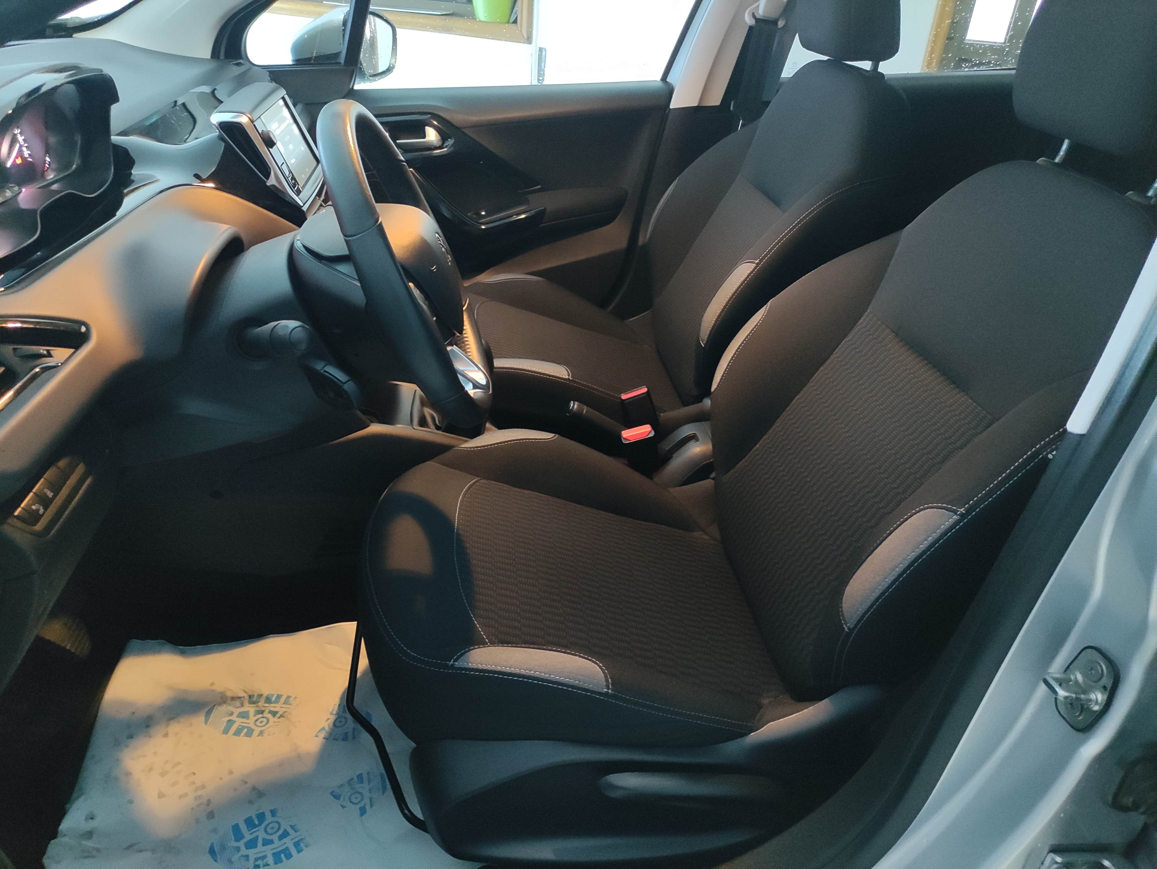 Peugeot 208 Active Ano 2016