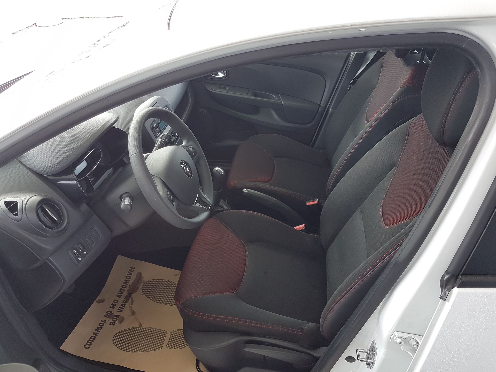 Renault Clio Comercial Ano 2015